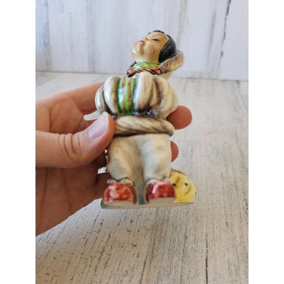Gort snowflake Eskimo figurine vintage bone china statue girl Chinese Japanese - Picture 8 of 9
